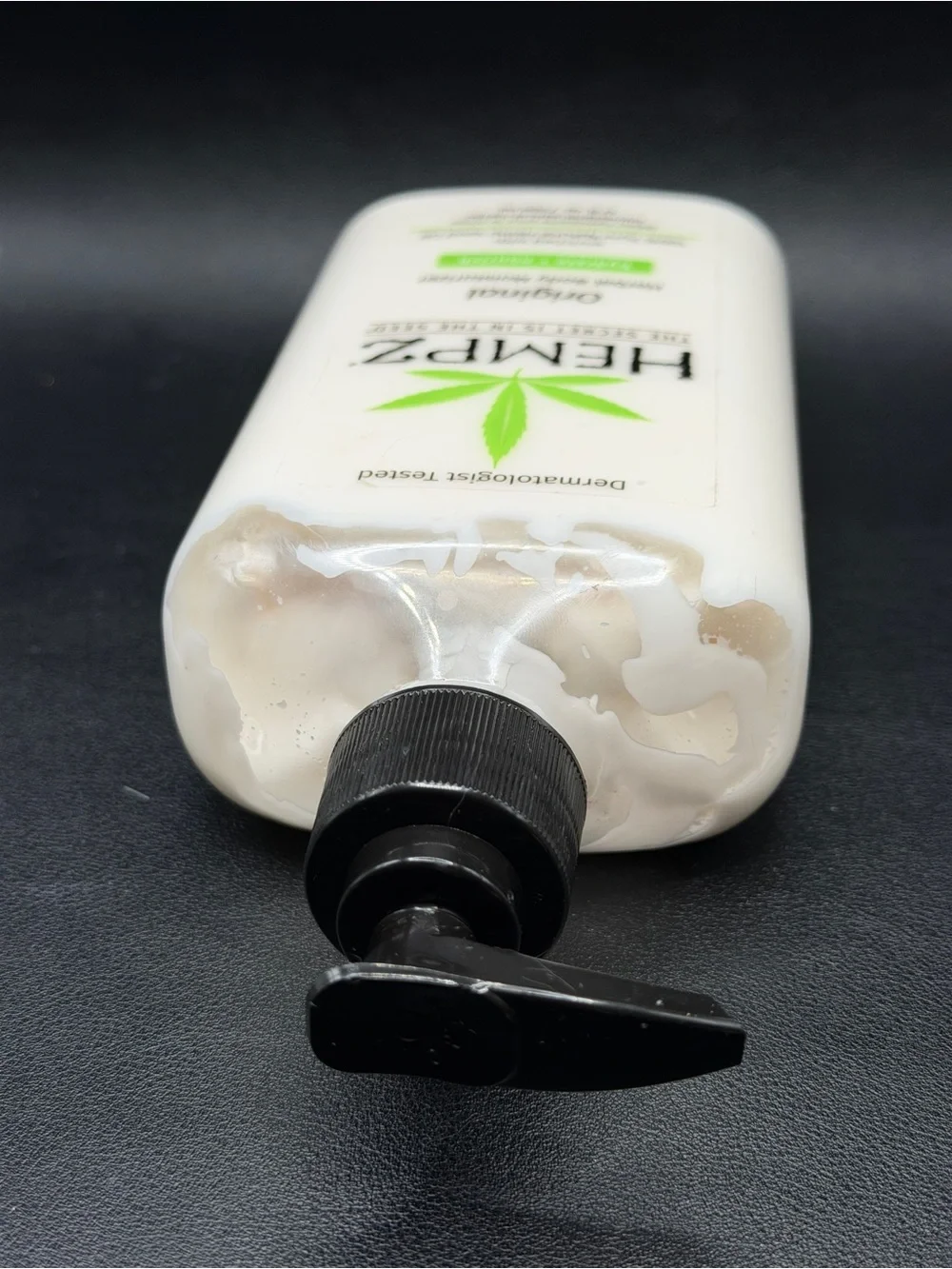Hempz Original Body Lotion (17 fl oz / 500mL - Full size)